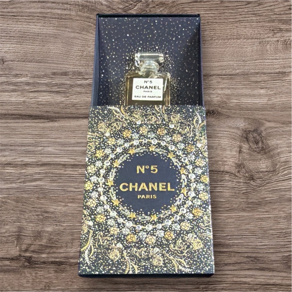 Chanel Beauty Ltd Edition Box - Picture 2 of 2